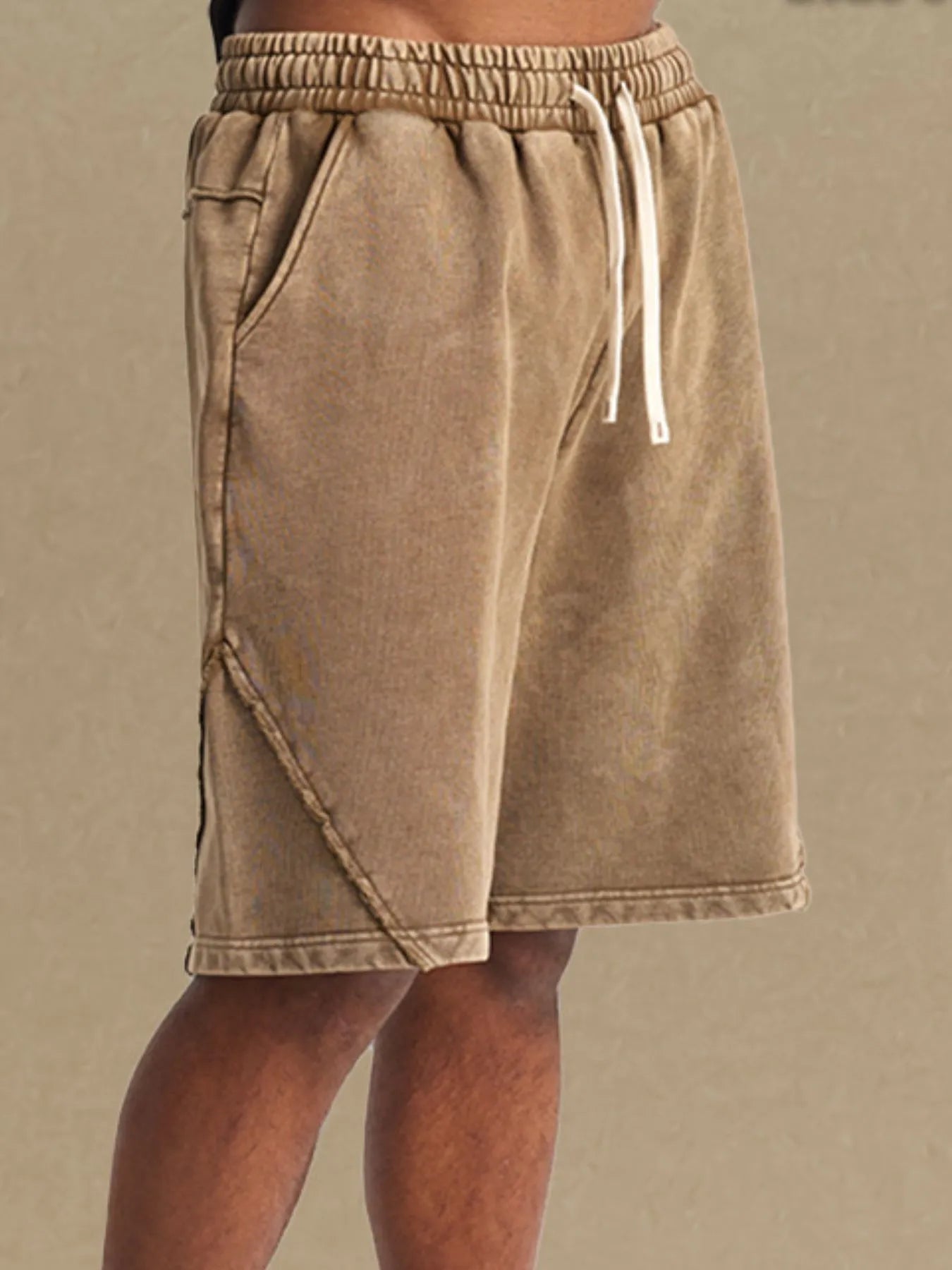 Trendsi men's casual shorts in brown with elastic waistband and drawstring for comfortable fit