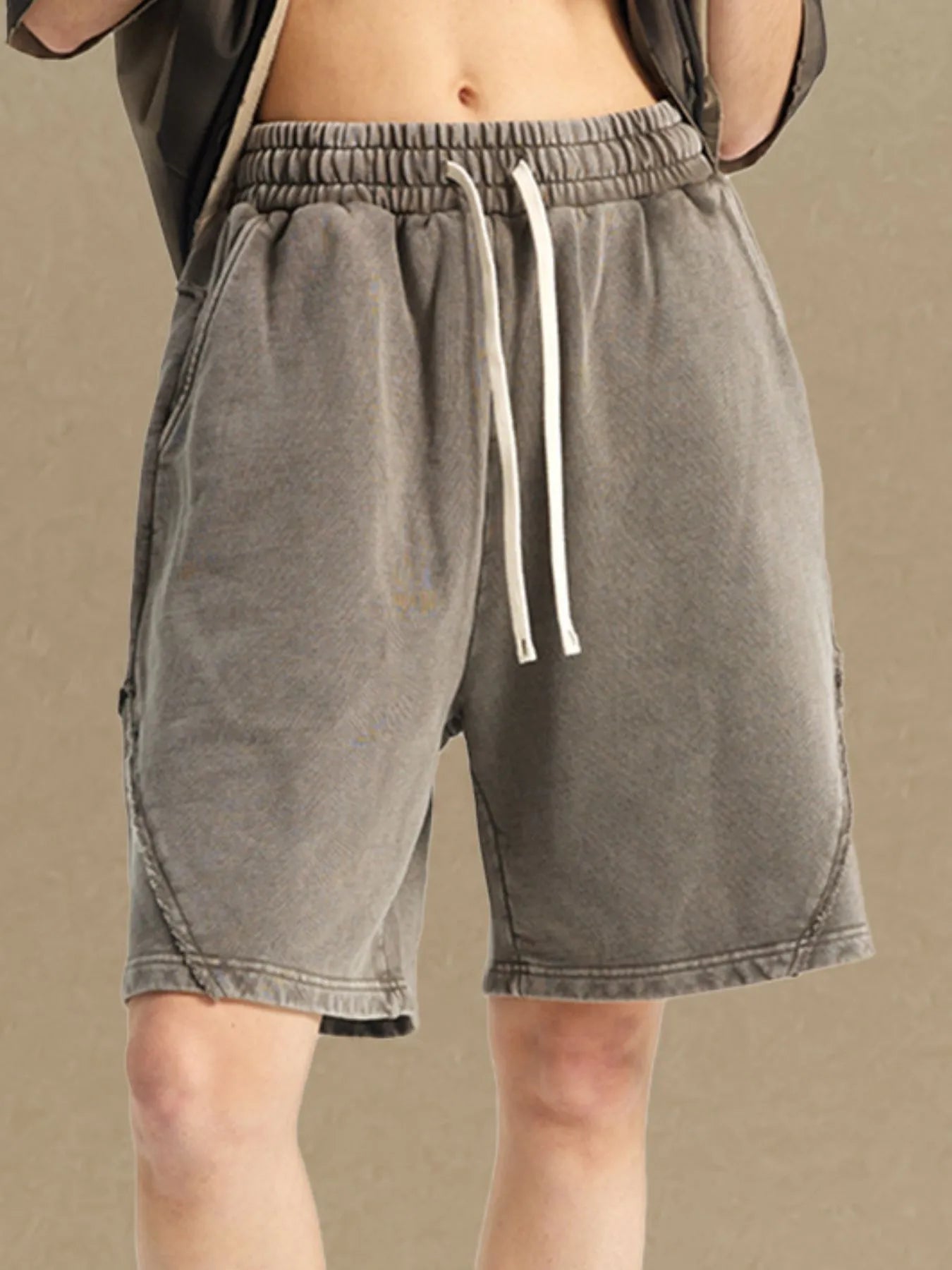 Trendsi men's casual shorts in gray with elastic waistband and white drawstring for comfortable wear